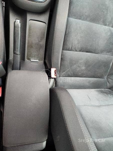 Volkswagen Golf 6 1.6 TDI ALKANTARA