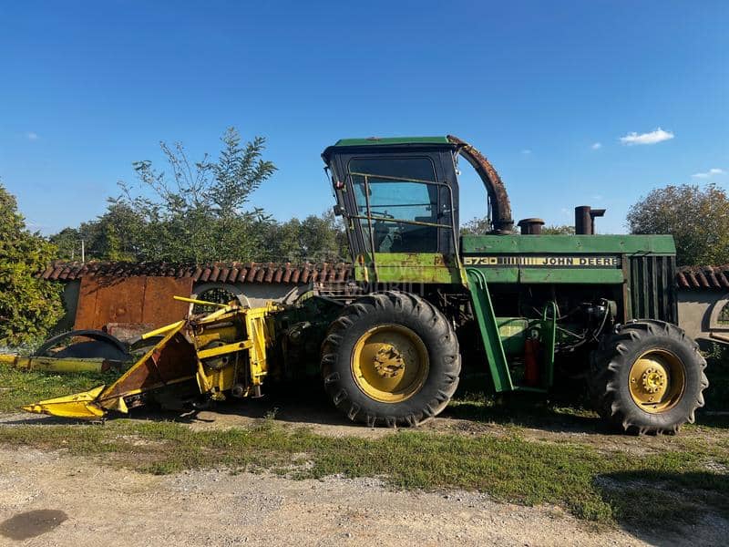 John Deere 5730