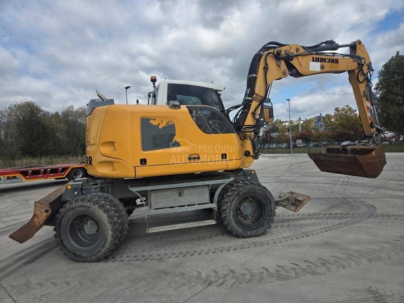 Liebherr 912  COMPACT