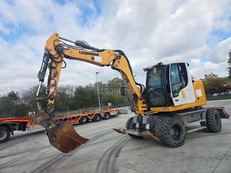 Liebherr 912  COMPACT