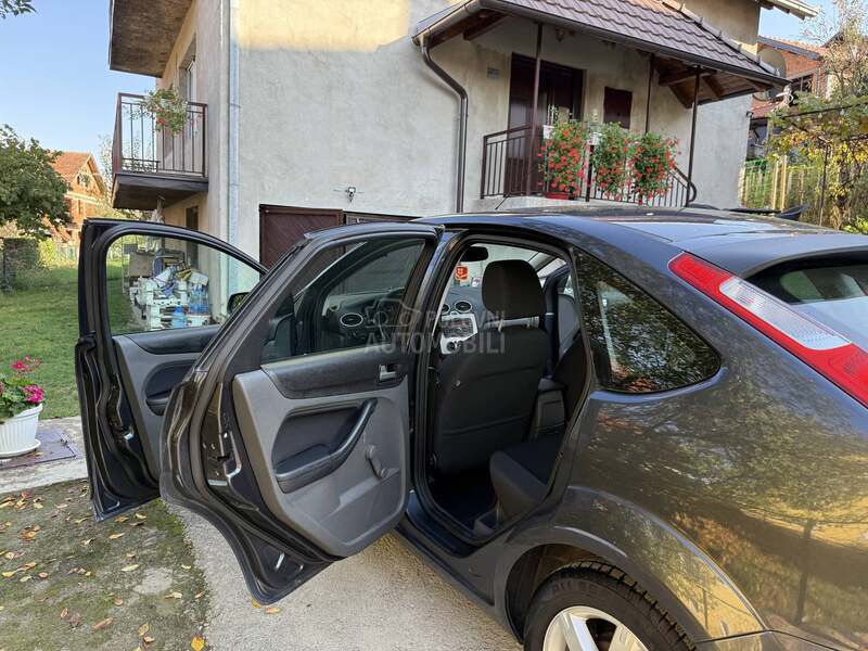 Ford Focus 1.6 AMBIENTE