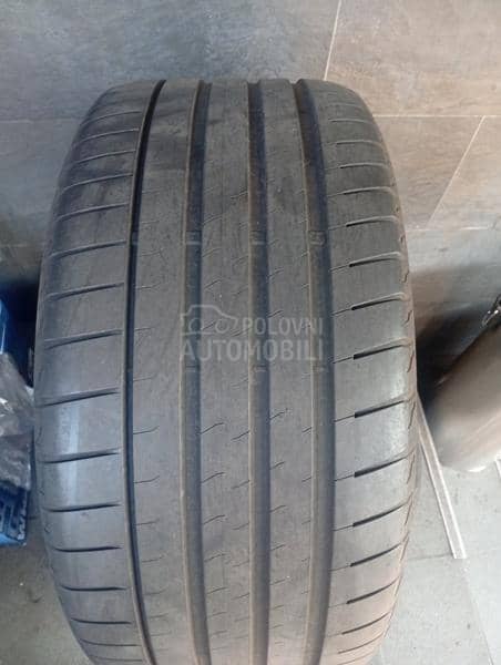 Bridgestone 295/35 R21 Letnja
