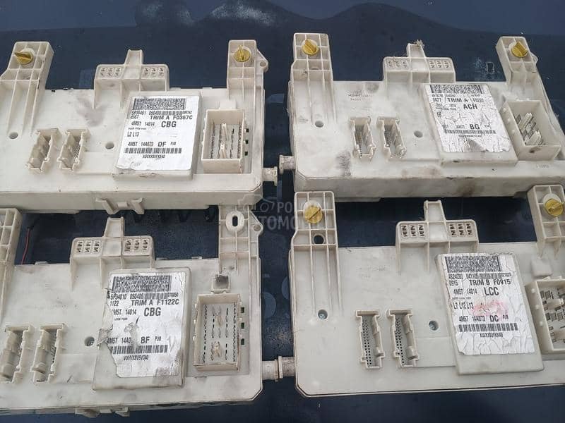 table sa osiguracima