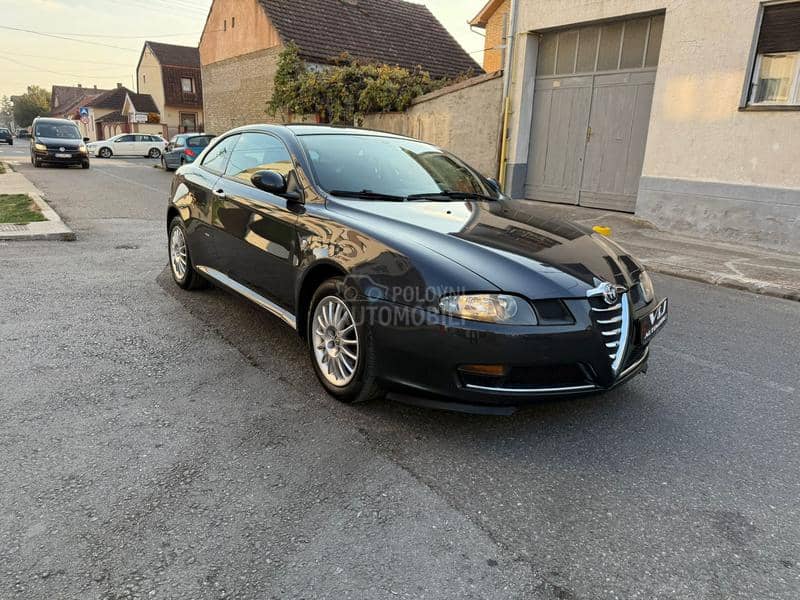 Alfa Romeo GT 1.9 JTD/TOOP/GT/ Alfa Romeo GT 1.9 JTD/TOOP/GT/