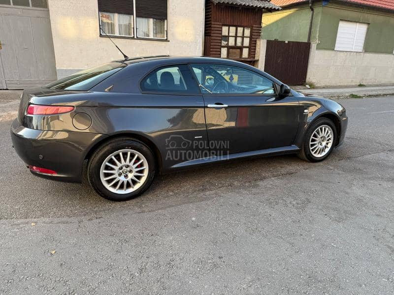 Alfa Romeo GT 1.9 JTD/TOOP/GT/ Alfa Romeo GT 1.9 JTD/TOOP/GT/