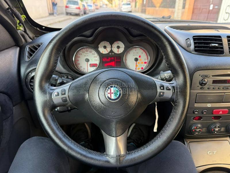 Alfa Romeo GT 1.9 JTD/TOOP/GT/ Alfa Romeo GT 1.9 JTD/TOOP/GT/