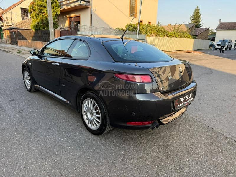 Alfa Romeo GT 1.9 JTD/TOOP/GT/ Alfa Romeo GT 1.9 JTD/TOOP/GT/