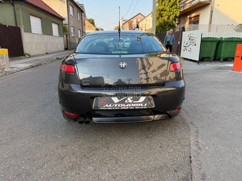 Alfa Romeo GT 1.9 JTD/TOOP/GT/ Alfa Romeo GT 1.9 JTD/TOOP/GT/