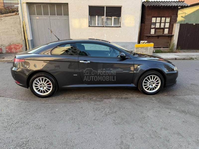 Alfa Romeo GT 1.9 JTD/TOOP/GT/ Alfa Romeo GT 1.9 JTD/TOOP/GT/