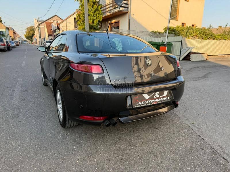 Alfa Romeo GT 1.9 JTD/TOOP/GT/ Alfa Romeo GT 1.9 JTD/TOOP/GT/