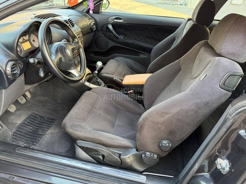 Alfa Romeo GT 1.9 JTD/TOOP/GT/ Alfa Romeo GT 1.9 JTD/TOOP/GT/
