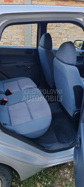 Mitsubishi Colt 1.3 2004.godište