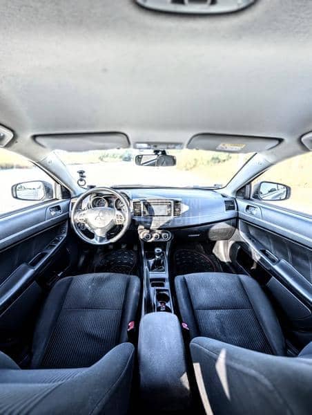 Mitsubishi Lancer INVITE