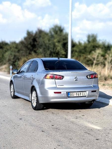 Mitsubishi Lancer INVITE