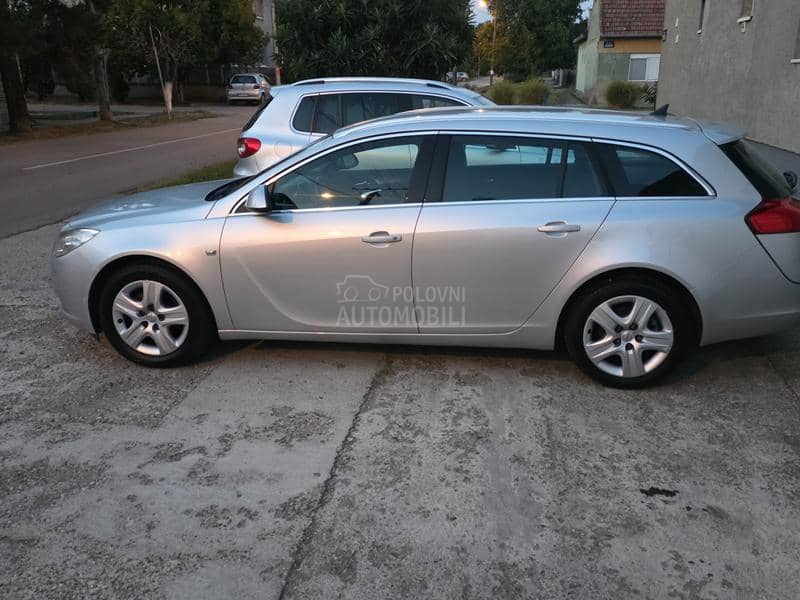 Opel Insignia 2.0cdti  SERVISN A Opel Insignia 2.0cdti  SERVISN A