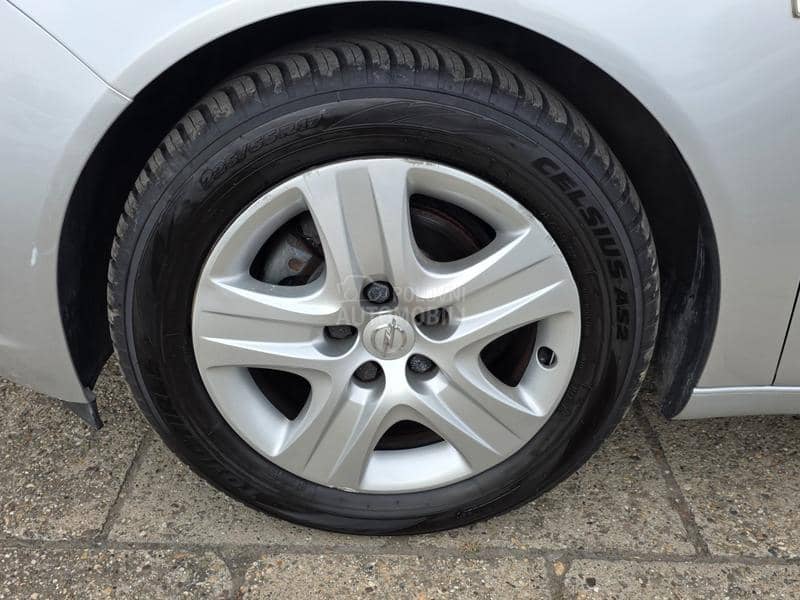 Opel Insignia 2.0cdti  SERVISN A Opel Insignia 2.0cdti  SERVISN A