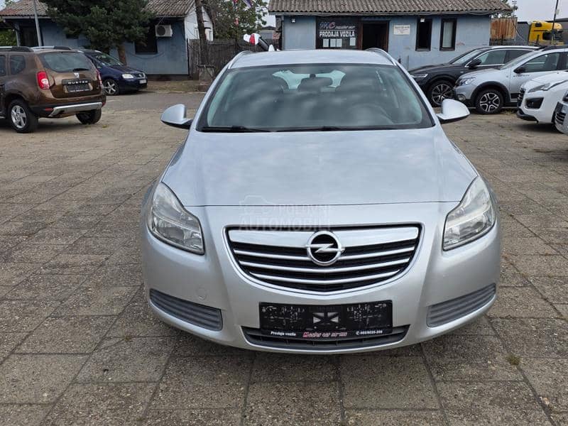 Opel Insignia 2.0cdti  SERVISN A Opel Insignia 2.0cdti  SERVISN A