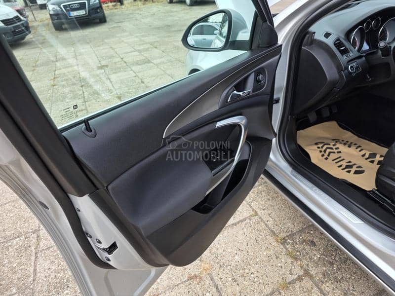 Opel Insignia 2.0cdti  SERVISN A Opel Insignia 2.0cdti  SERVISN A