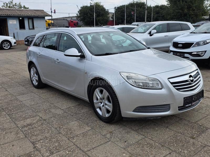 Opel Insignia 2.0cdti  SERVISN A Opel Insignia 2.0cdti  SERVISN A