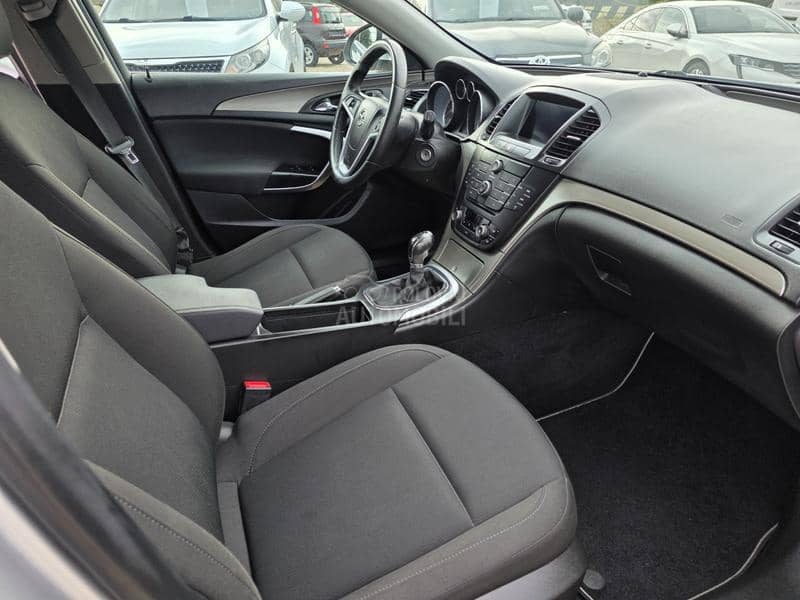 Opel Insignia 2.0cdti  SERVISN A Opel Insignia 2.0cdti  SERVISN A