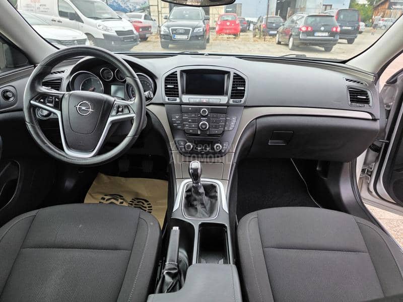 Opel Insignia 2.0cdti  SERVISN A Opel Insignia 2.0cdti  SERVISN A