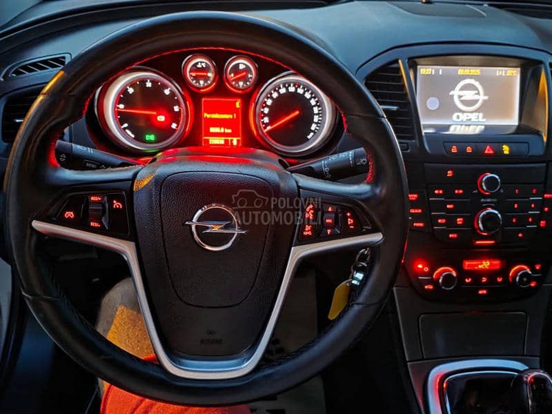 Opel Insignia 2.0cdti  SERVISN A Opel Insignia 2.0cdti  SERVISN A