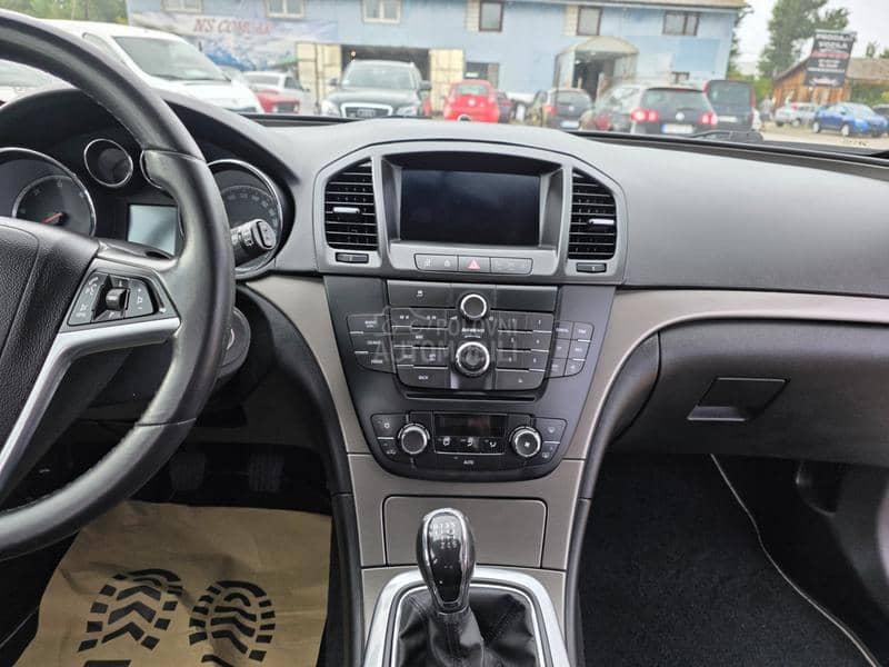 Opel Insignia 2.0cdti  SERVISN A Opel Insignia 2.0cdti  SERVISN A