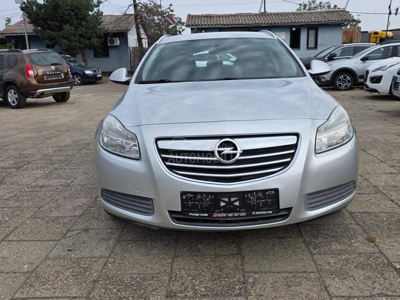 Opel Insignia 2.0cdti  SERVISN A Opel Insignia 2.0cdti  SERVISN A