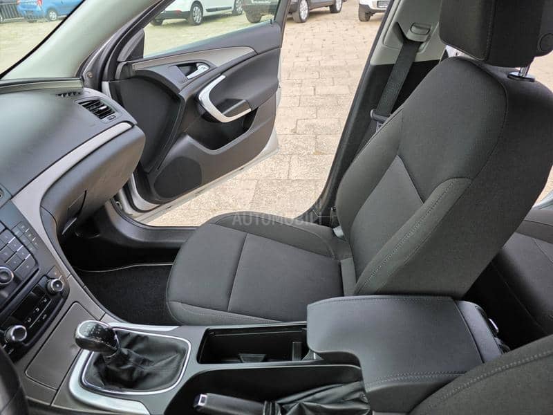 Opel Insignia 2.0cdti  SERVISN A Opel Insignia 2.0cdti  SERVISN A