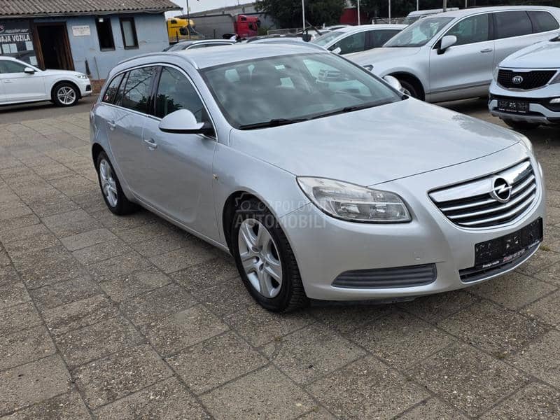 Opel Insignia 2.0cdti  SERVISN A Opel Insignia 2.0cdti  SERVISN A