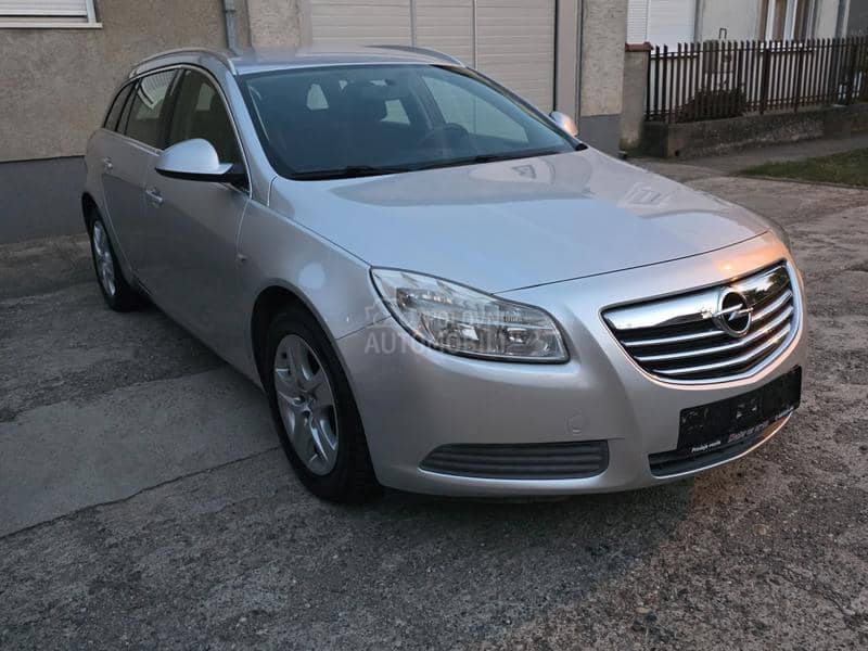Opel Insignia 2.0cdti  SERVISN A Opel Insignia 2.0cdti  SERVISN A