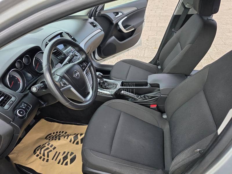 Opel Insignia 2.0cdti  SERVISN A Opel Insignia 2.0cdti  SERVISN A