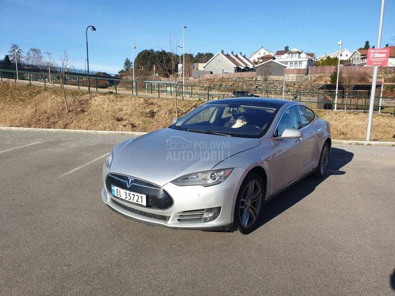 Tesla Model S P 85