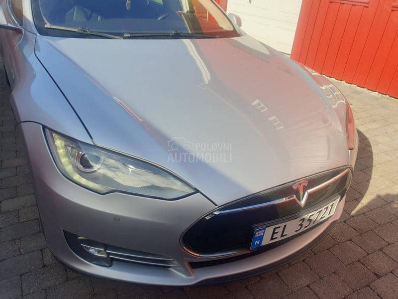 Tesla Model S P 85