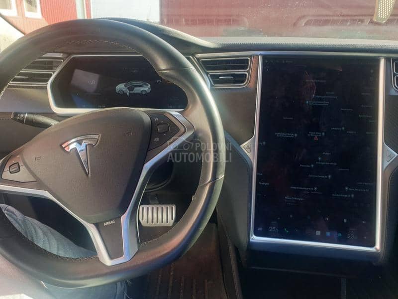 Tesla Model S P 85
