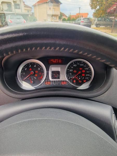 Renault Clio 1.2 100