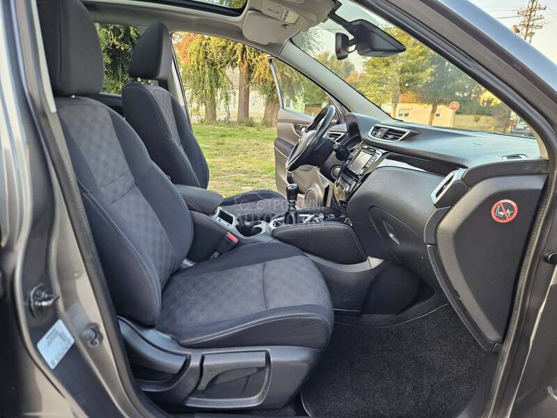 Nissan Qashqai 1.2b PANO/360KAM