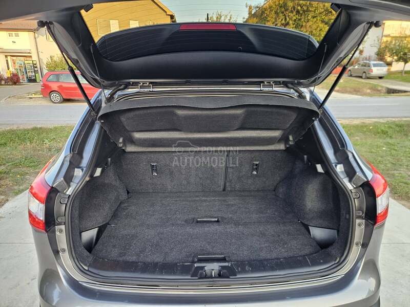Nissan Qashqai 1.2b PANO/360KAM