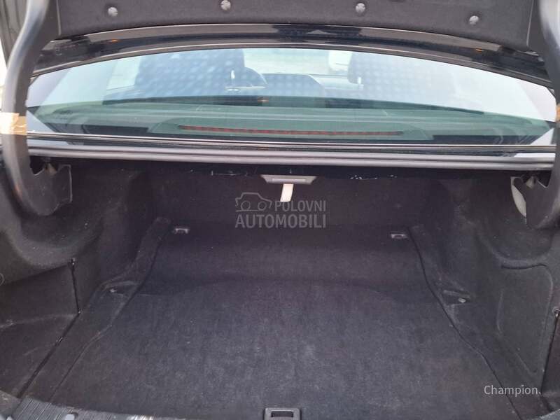 Mercedes Benz E 200 