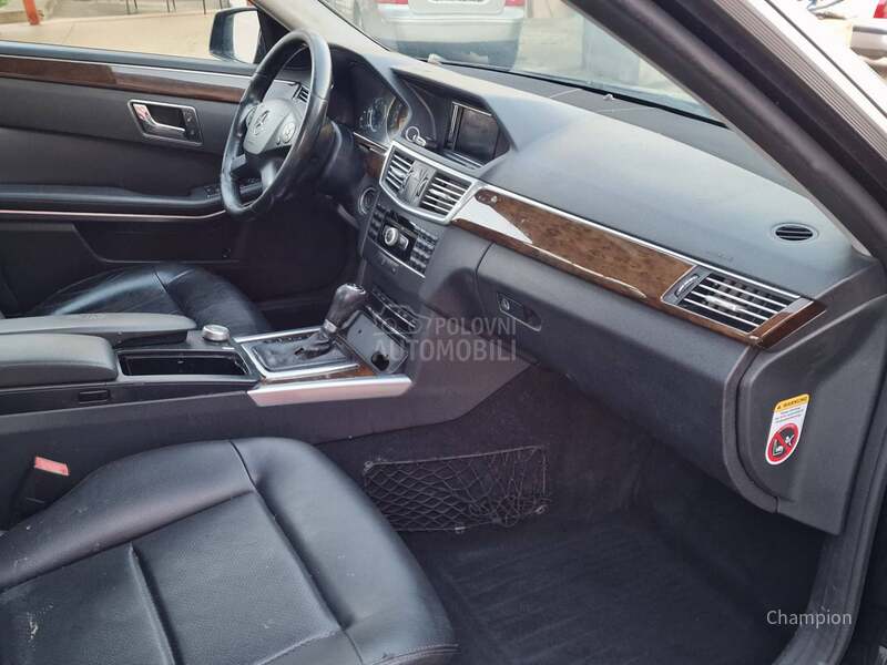 Mercedes Benz E 200 