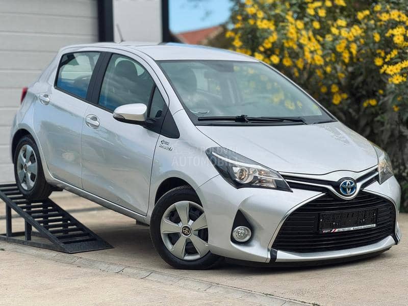 Toyota Yaris 1VL/HIBRID/VVT-i Toyota Yaris 1VL/HIBRID/VVT-i