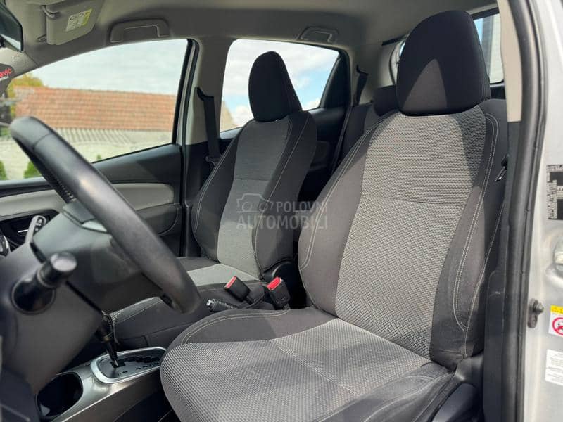 Toyota Yaris 1VL/HIBRID/VVT-i Toyota Yaris 1VL/HIBRID/VVT-i