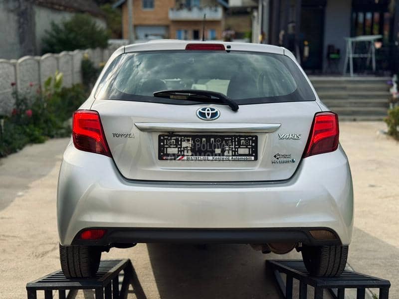 Toyota Yaris 1VL/HIBRID/VVT-i Toyota Yaris 1VL/HIBRID/VVT-i