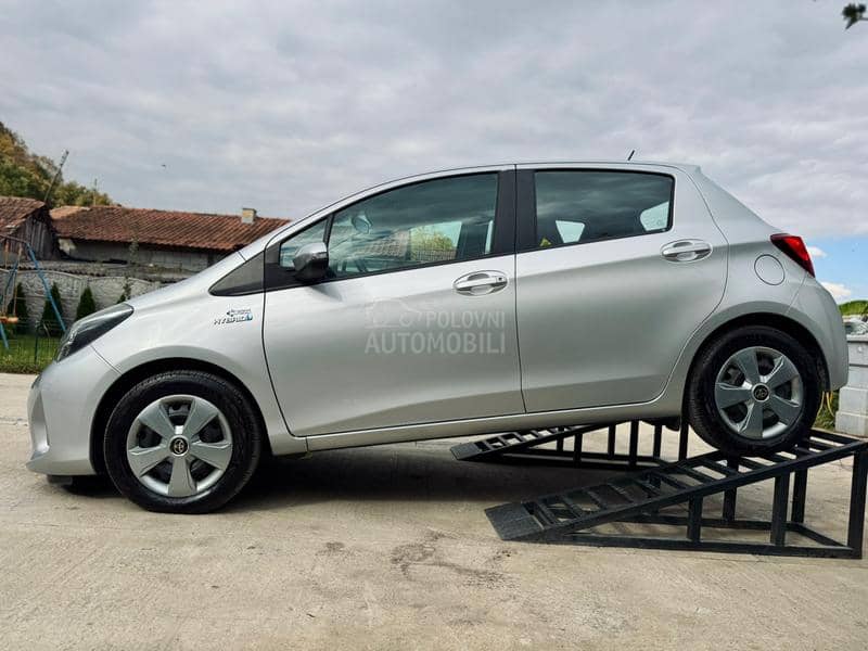 Toyota Yaris 1VL/HIBRID/VVT-i Toyota Yaris 1VL/HIBRID/VVT-i
