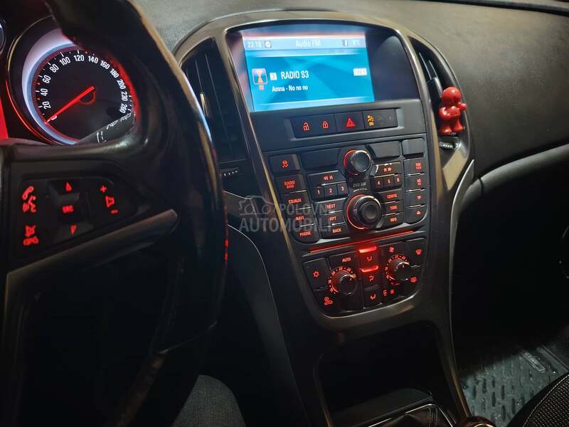 Opel Astra J 