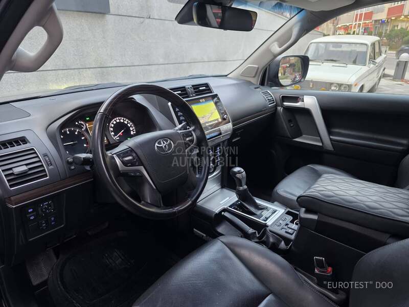 Toyota Land Cruiser 