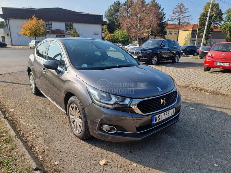 DS 4 