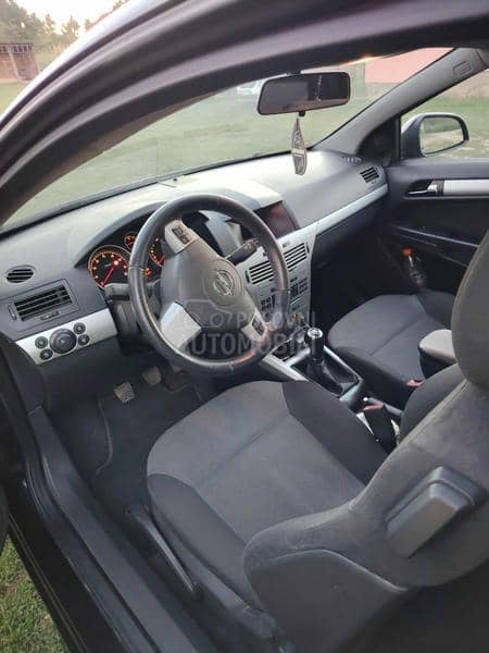 Opel Astra H 1.6 GTC