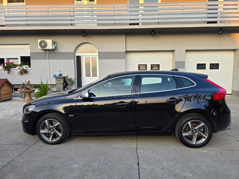 Volvo V40 2.0 D4//F-ULL// Volvo V40 2.0 D4//F-ULL//