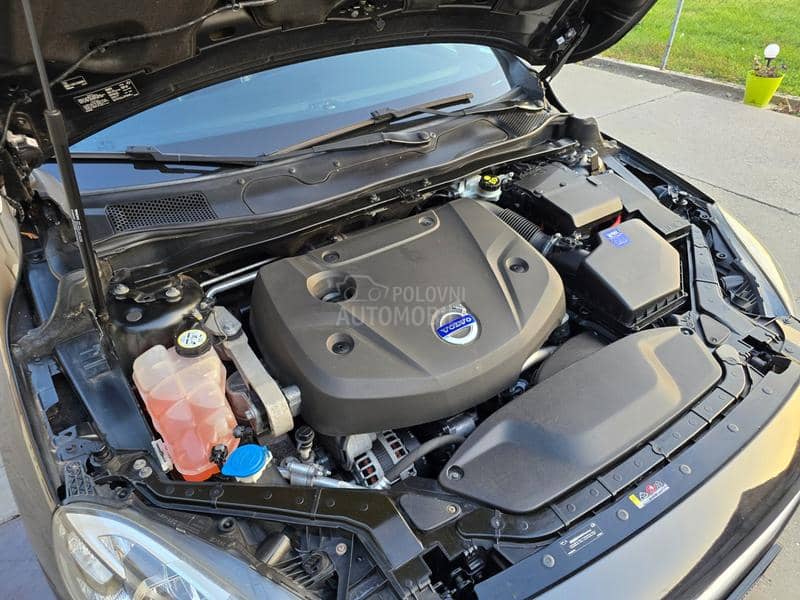Volvo V40 2.0 D4//F-ULL// Volvo V40 2.0 D4//F-ULL//